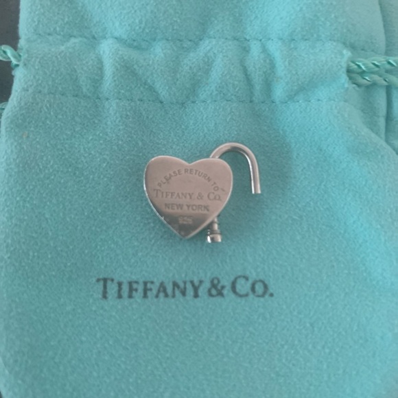 Tiffany and Co. Please Return to Tiffany Heart Padlock Charm in Sterling Silver - Picture 6 of 7
